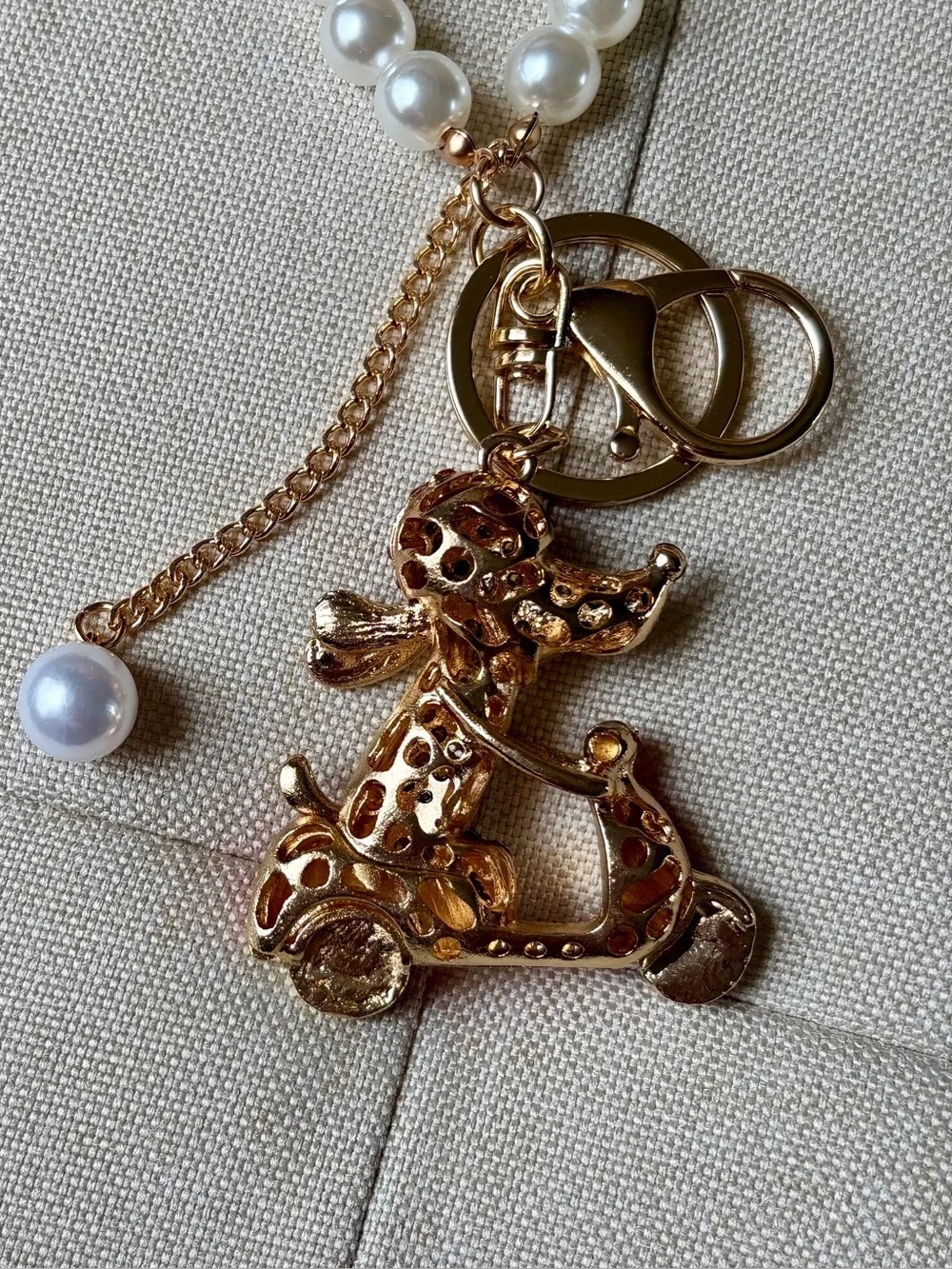 Pearl Wristlet Keychain with Dog Red Scooter Charm